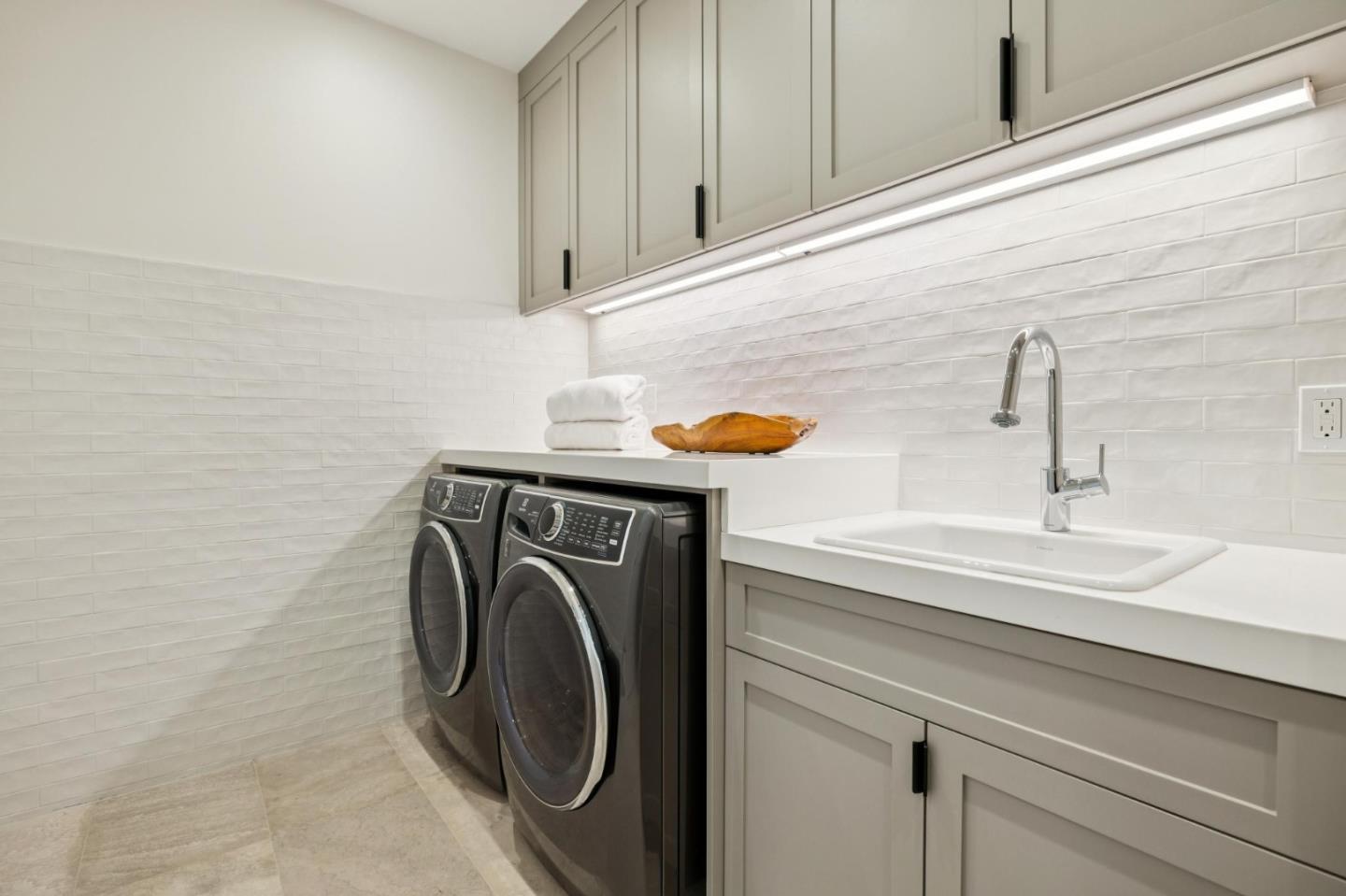 Detail Gallery Image 47 of 60 For 717 Vernal Way, Redwood City,  CA 94062 - 5 Beds | 5/1 Baths