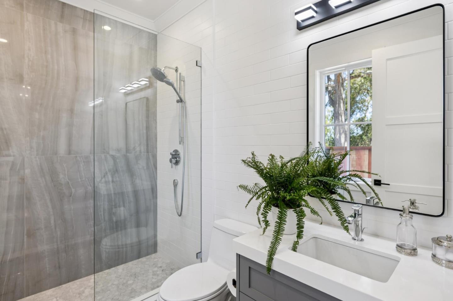 Detail Gallery Image 50 of 60 For 717 Vernal Way, Redwood City,  CA 94062 - 5 Beds | 5/1 Baths