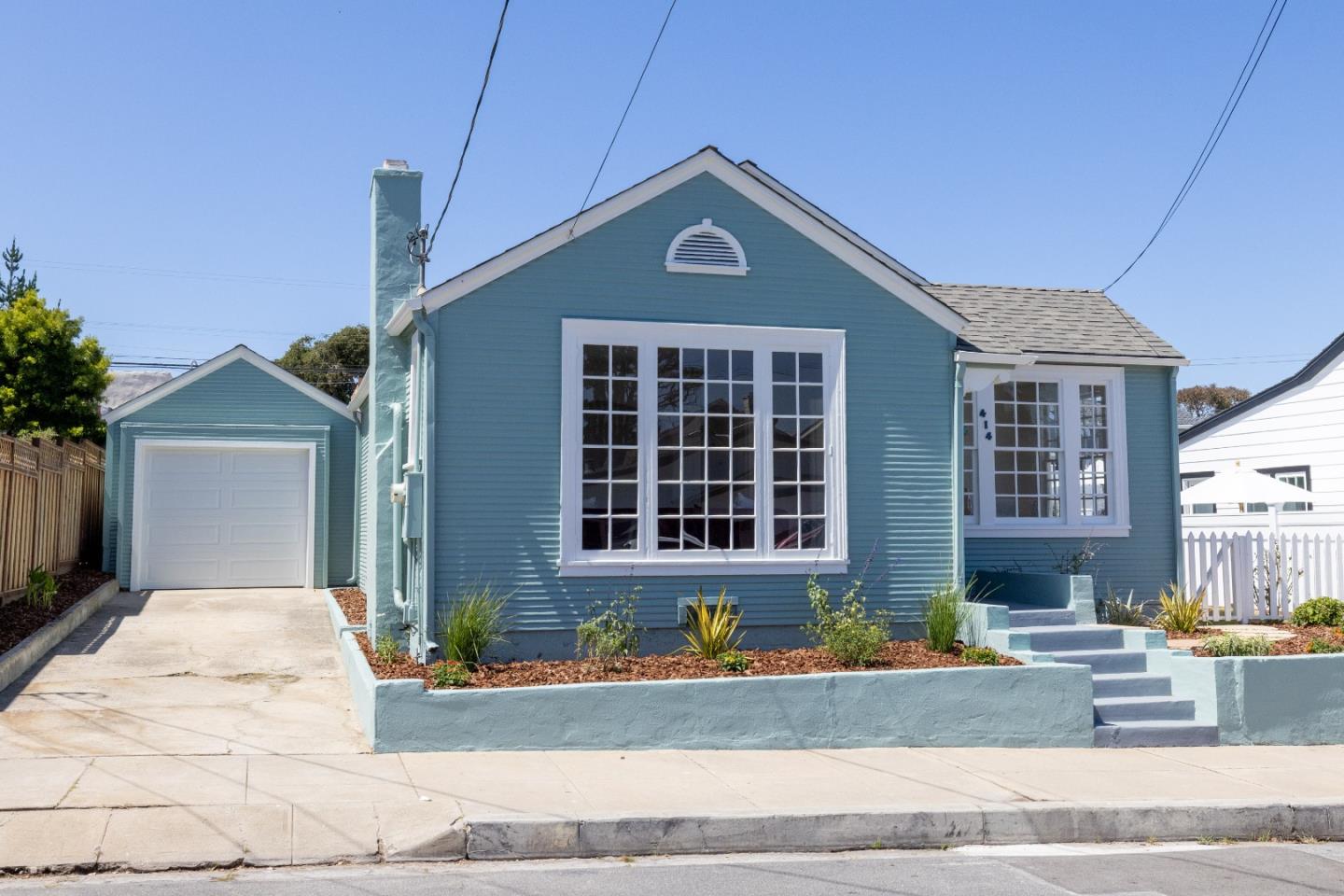Detail Gallery Image 2 of 47 For 414 19th St, Pacific Grove,  CA 93950 - 2 Beds | 2 Baths
