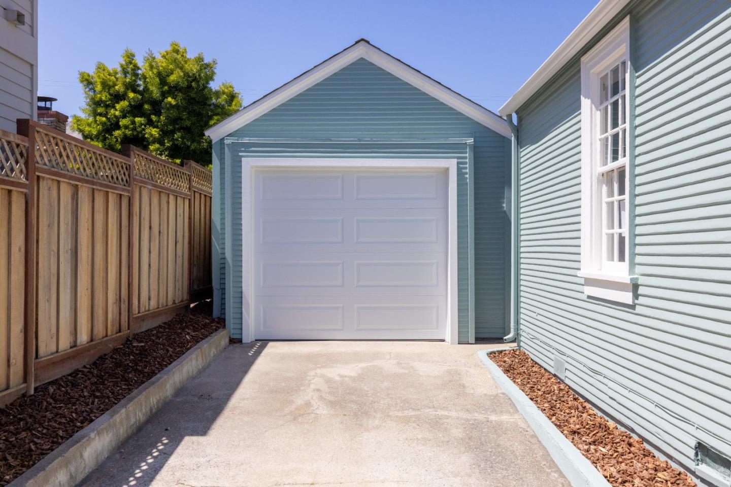 Detail Gallery Image 31 of 47 For 414 19th St, Pacific Grove,  CA 93950 - 2 Beds | 2 Baths