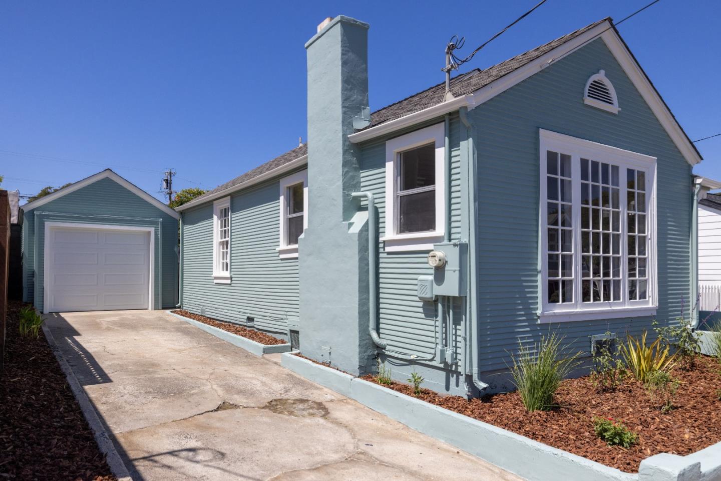 Detail Gallery Image 33 of 47 For 414 19th St, Pacific Grove,  CA 93950 - 2 Beds | 2 Baths