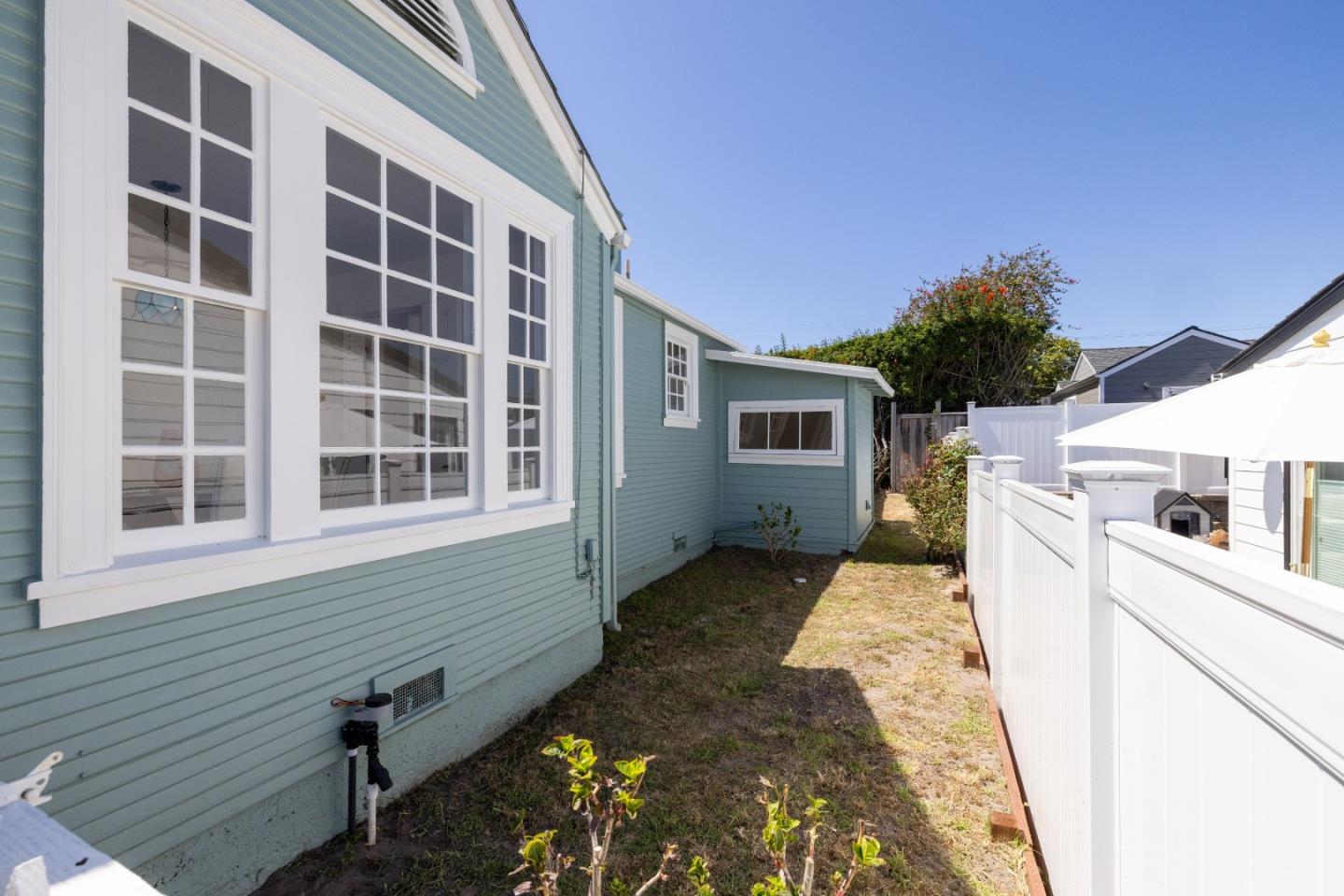 Detail Gallery Image 38 of 47 For 414 19th St, Pacific Grove,  CA 93950 - 2 Beds | 2 Baths