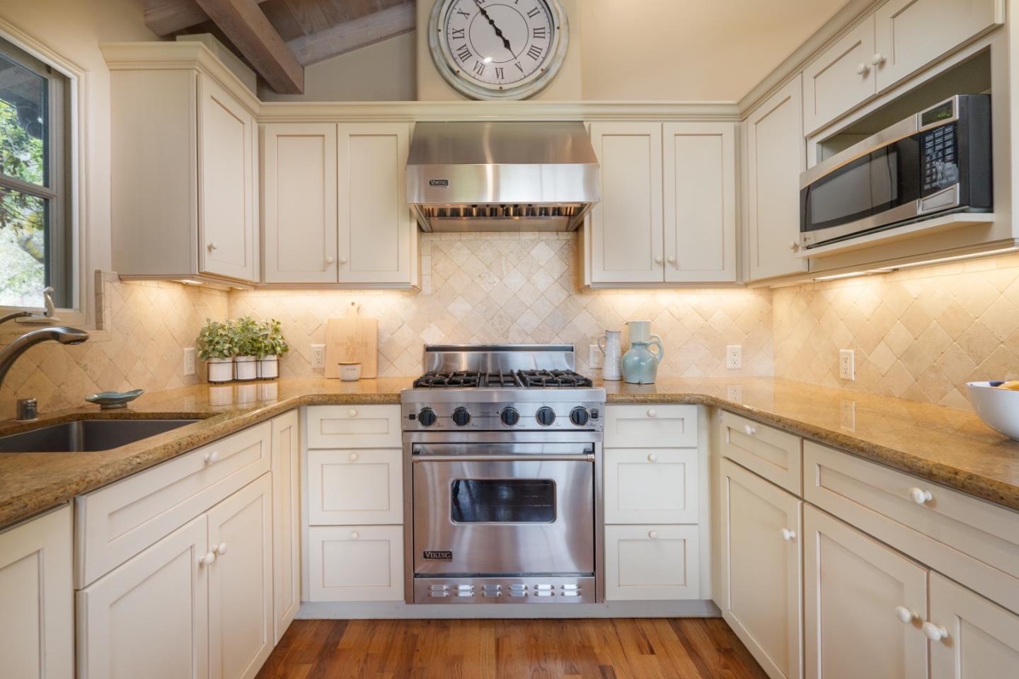 Detail Gallery Image 11 of 34 For 0 Casanova 3 Se of 4th St, Carmel,  CA 93923 - 3 Beds | 2 Baths
