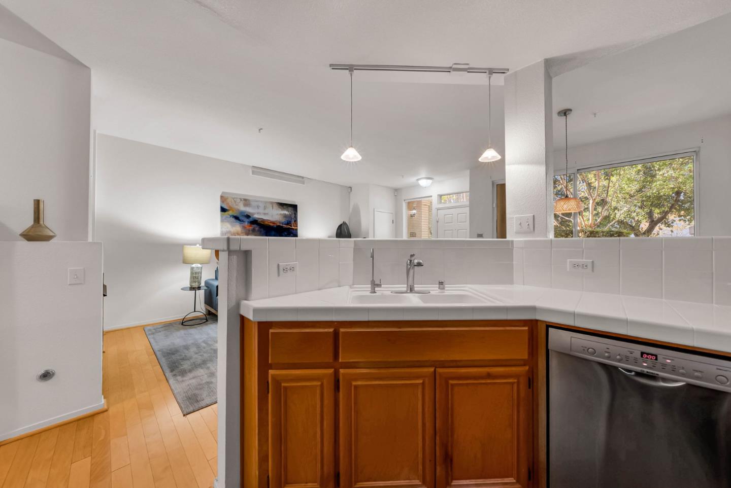 Detail Gallery Image 12 of 38 For 3315 Skyward Pl, San Jose,  CA 95136 - 2 Beds | 2/1 Baths