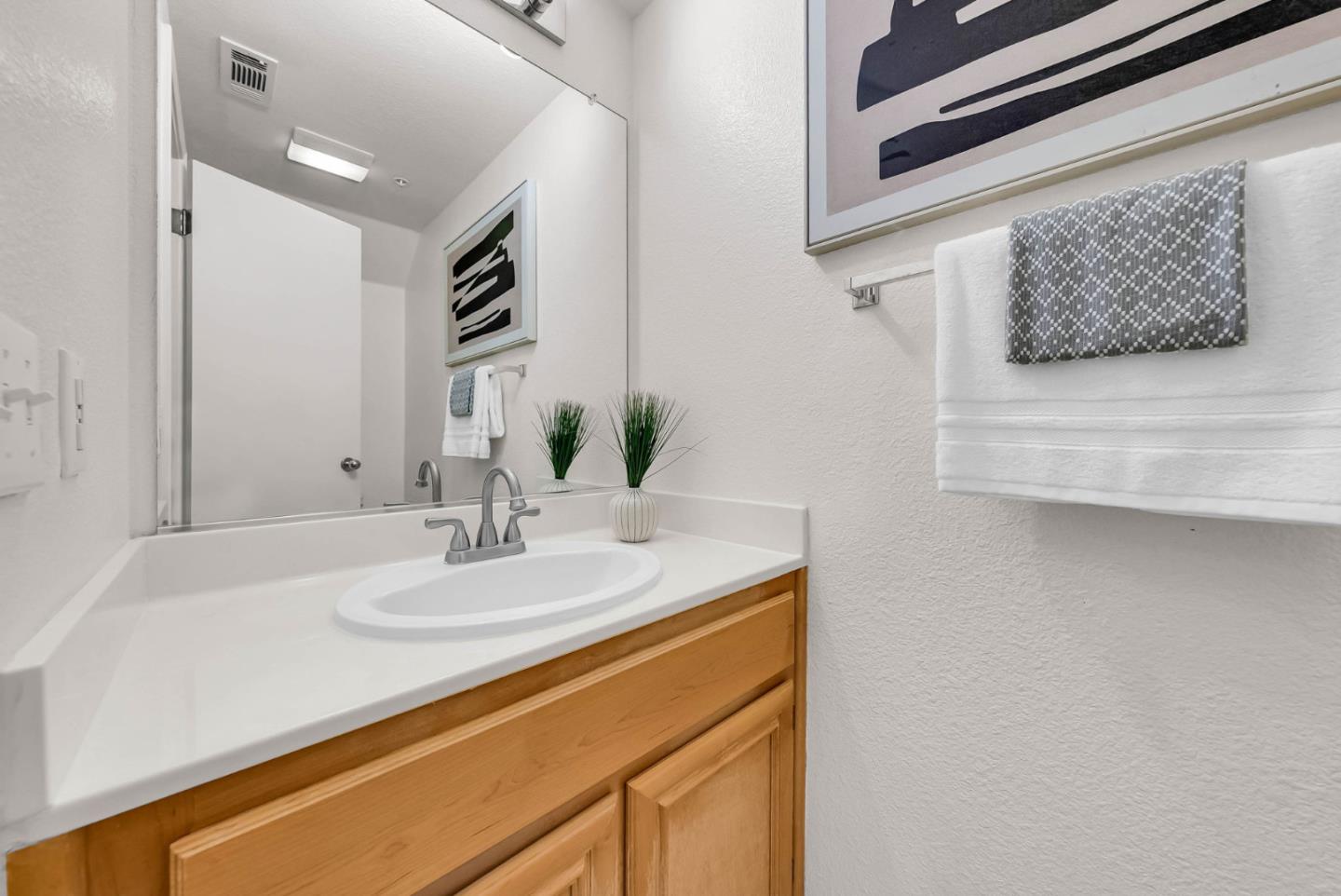 Detail Gallery Image 28 of 38 For 3315 Skyward Pl, San Jose,  CA 95136 - 2 Beds | 2/1 Baths
