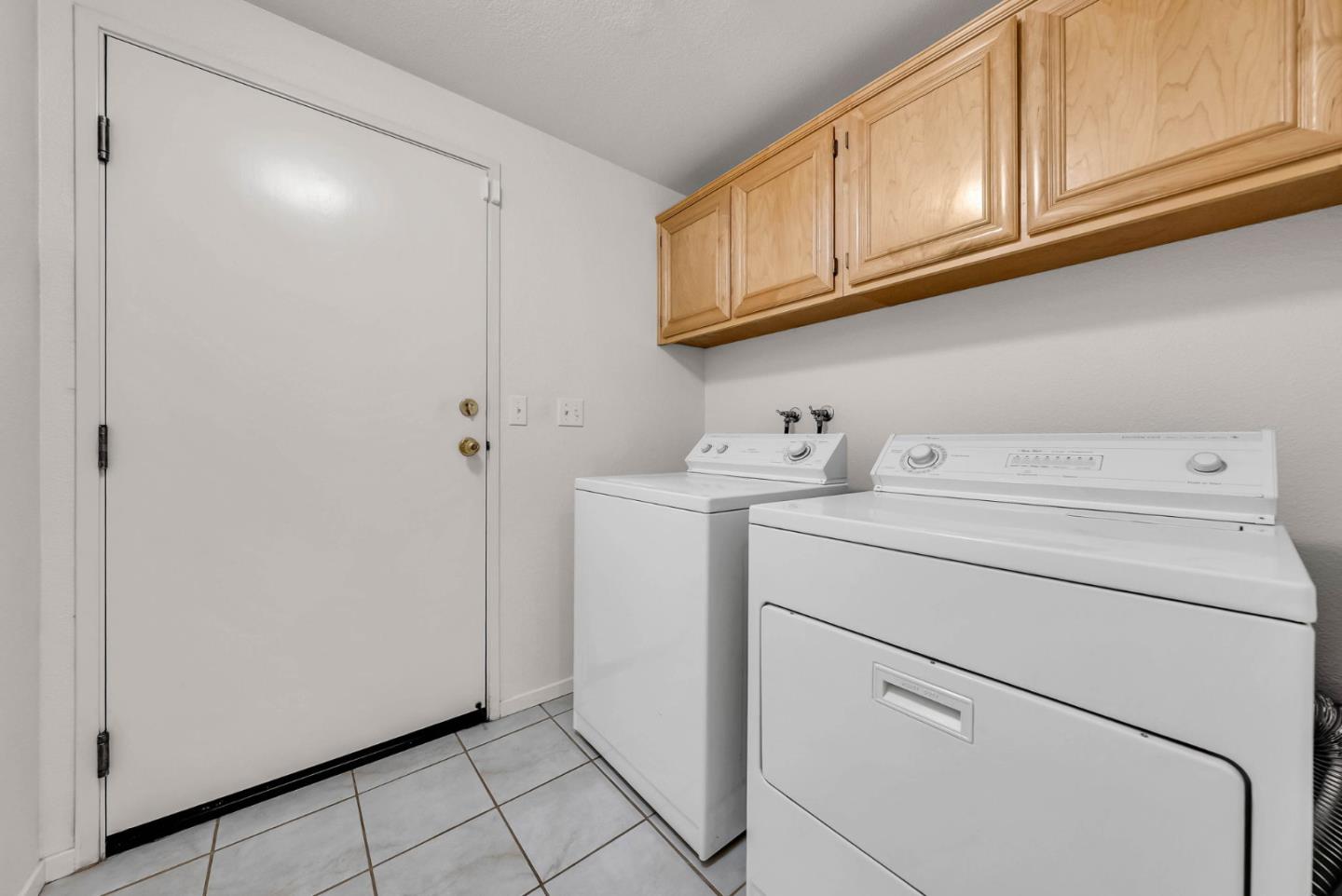 Detail Gallery Image 30 of 38 For 3315 Skyward Pl, San Jose,  CA 95136 - 2 Beds | 2/1 Baths