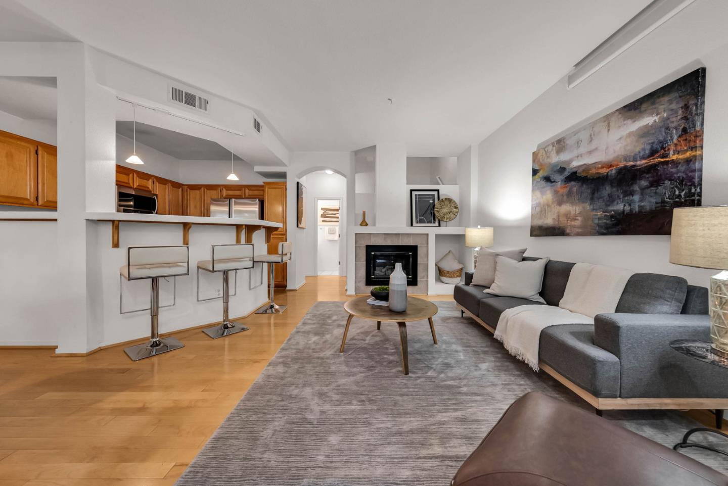 Detail Gallery Image 4 of 38 For 3315 Skyward Pl, San Jose,  CA 95136 - 2 Beds | 2/1 Baths