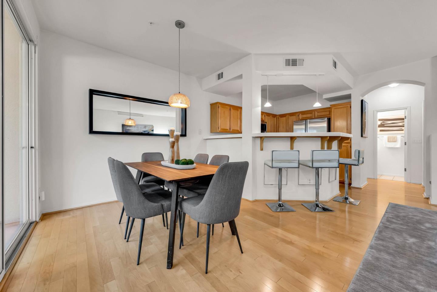 Detail Gallery Image 6 of 38 For 3315 Skyward Pl, San Jose,  CA 95136 - 2 Beds | 2/1 Baths