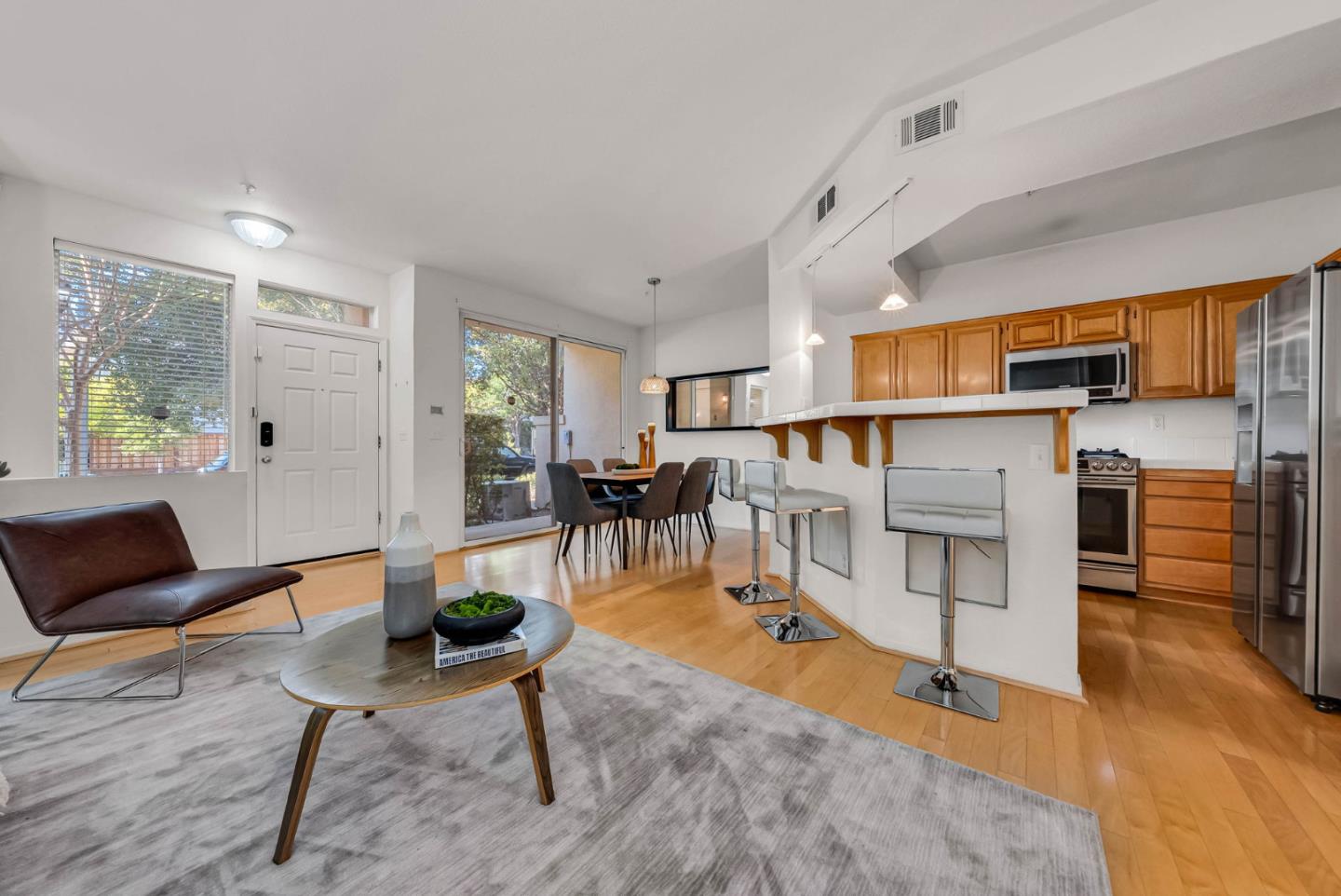 Detail Gallery Image 8 of 38 For 3315 Skyward Pl, San Jose,  CA 95136 - 2 Beds | 2/1 Baths