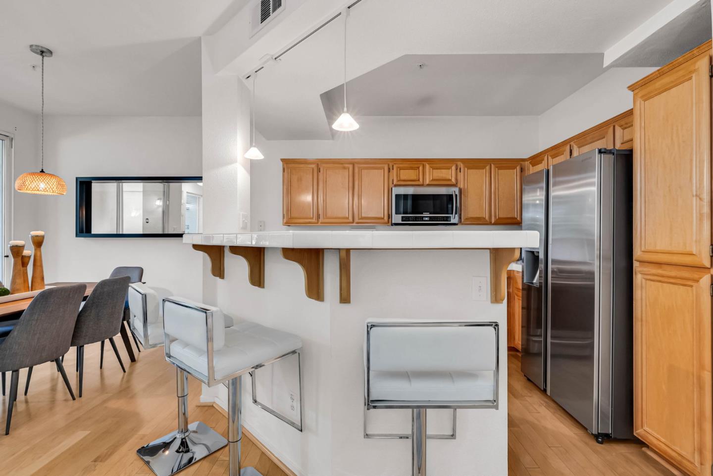 Detail Gallery Image 9 of 38 For 3315 Skyward Pl, San Jose,  CA 95136 - 2 Beds | 2/1 Baths