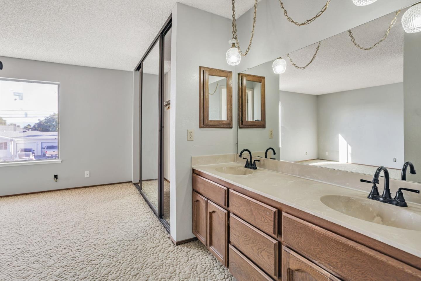 Detail Gallery Image 13 of 23 For 207 Redwood Ave, Milpitas,  CA 95035 - 4 Beds | 2/1 Baths