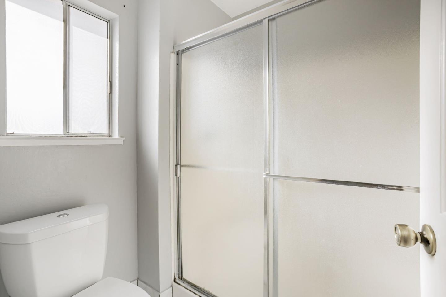 Detail Gallery Image 17 of 23 For 207 Redwood Ave, Milpitas,  CA 95035 - 4 Beds | 2/1 Baths
