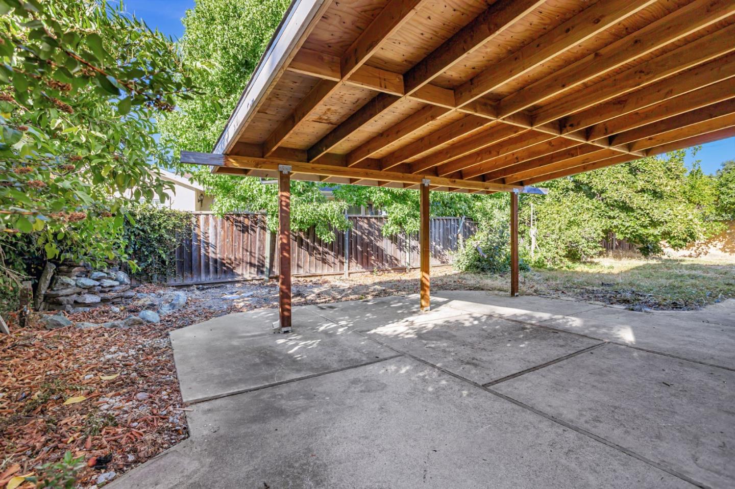Detail Gallery Image 19 of 23 For 207 Redwood Ave, Milpitas,  CA 95035 - 4 Beds | 2/1 Baths