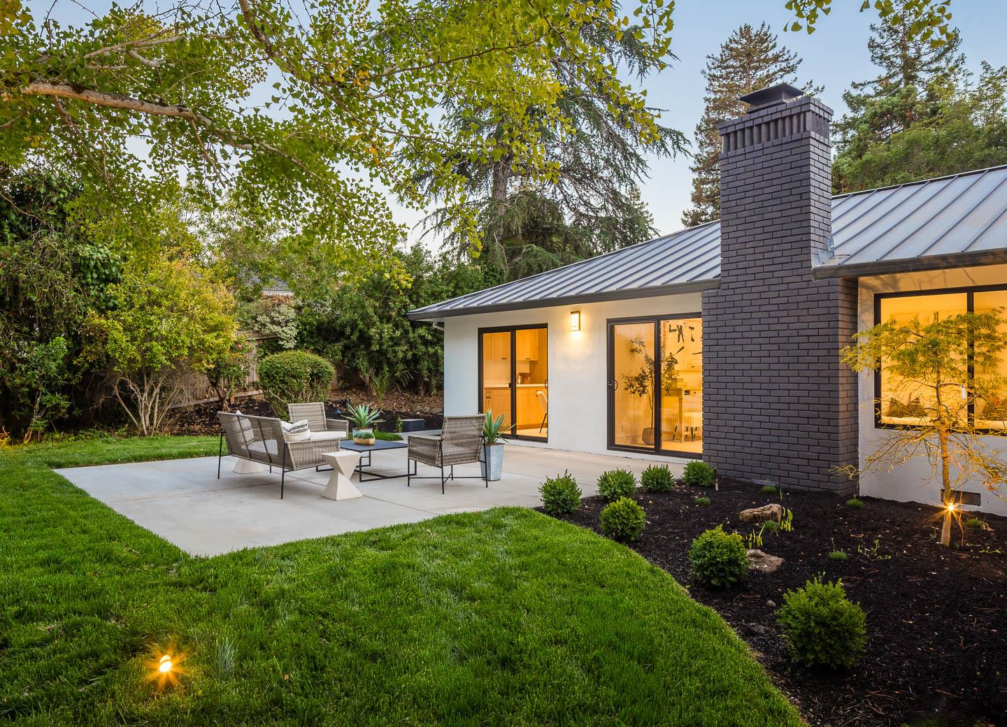 Detail Gallery Image 12 of 13 For 340 Arden Rd, Hillsborough,  CA 94010 - 4 Beds | 3/1 Baths