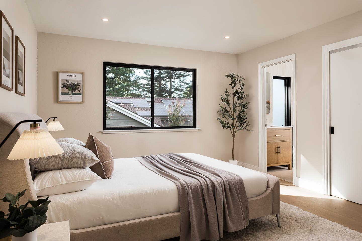 Detail Gallery Image 9 of 13 For 340 Arden Rd, Hillsborough,  CA 94010 - 4 Beds | 3/1 Baths