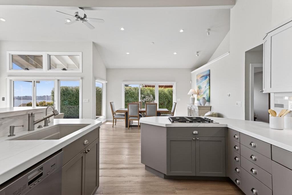 Detail Gallery Image 28 of 72 For 721 Seacliff Dr, Aptos,  CA 95003 - 3 Beds | 2 Baths