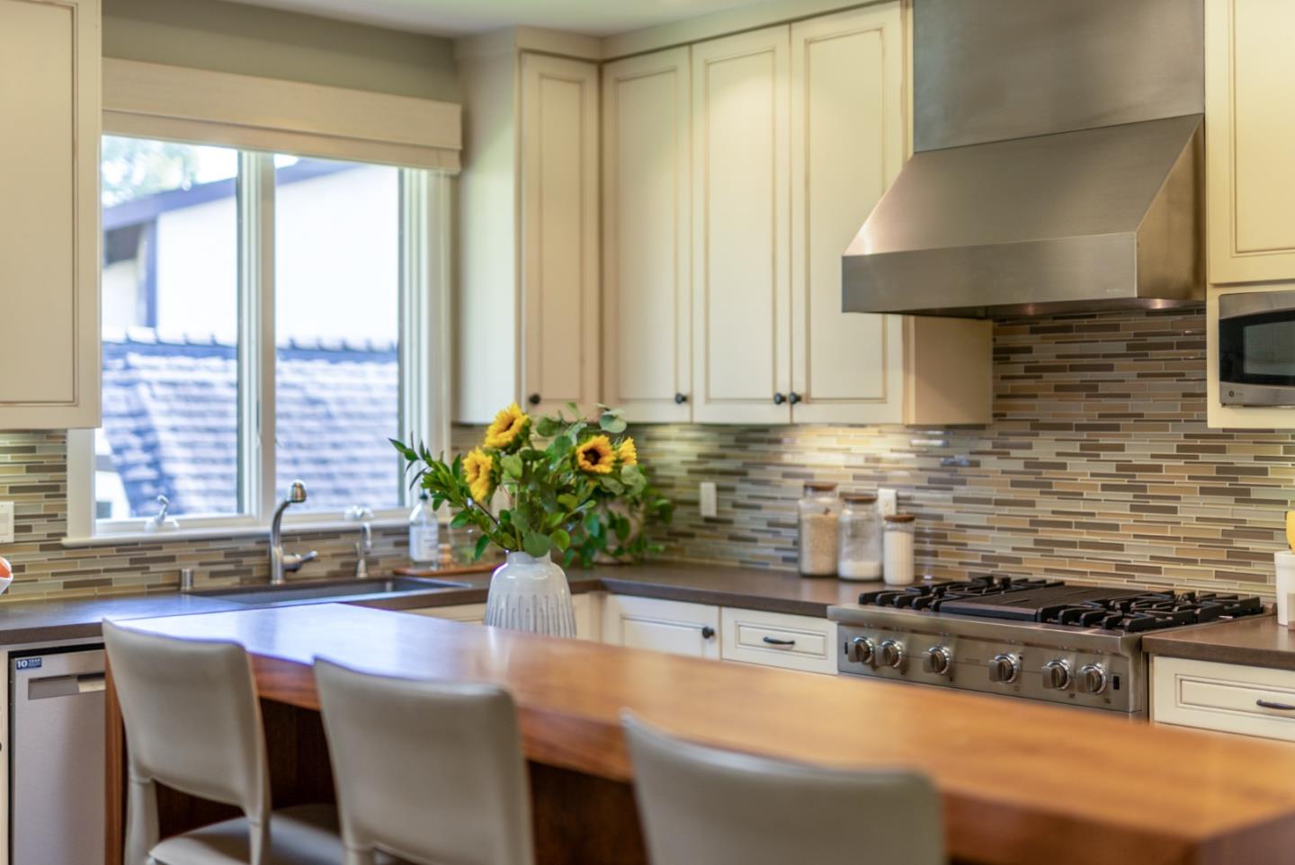 Detail Gallery Image 10 of 33 For 210 Venetian Rd, Aptos,  CA 95003 - 3 Beds | 2/1 Baths