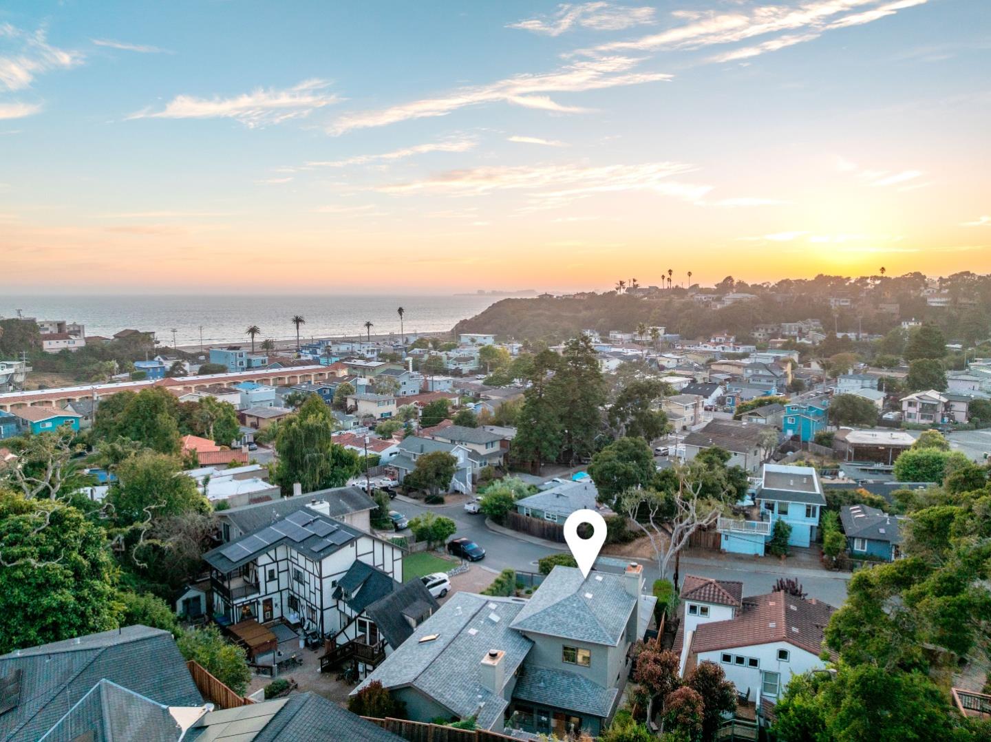 Detail Gallery Image 2 of 33 For 210 Venetian Rd, Aptos,  CA 95003 - 3 Beds | 2/1 Baths