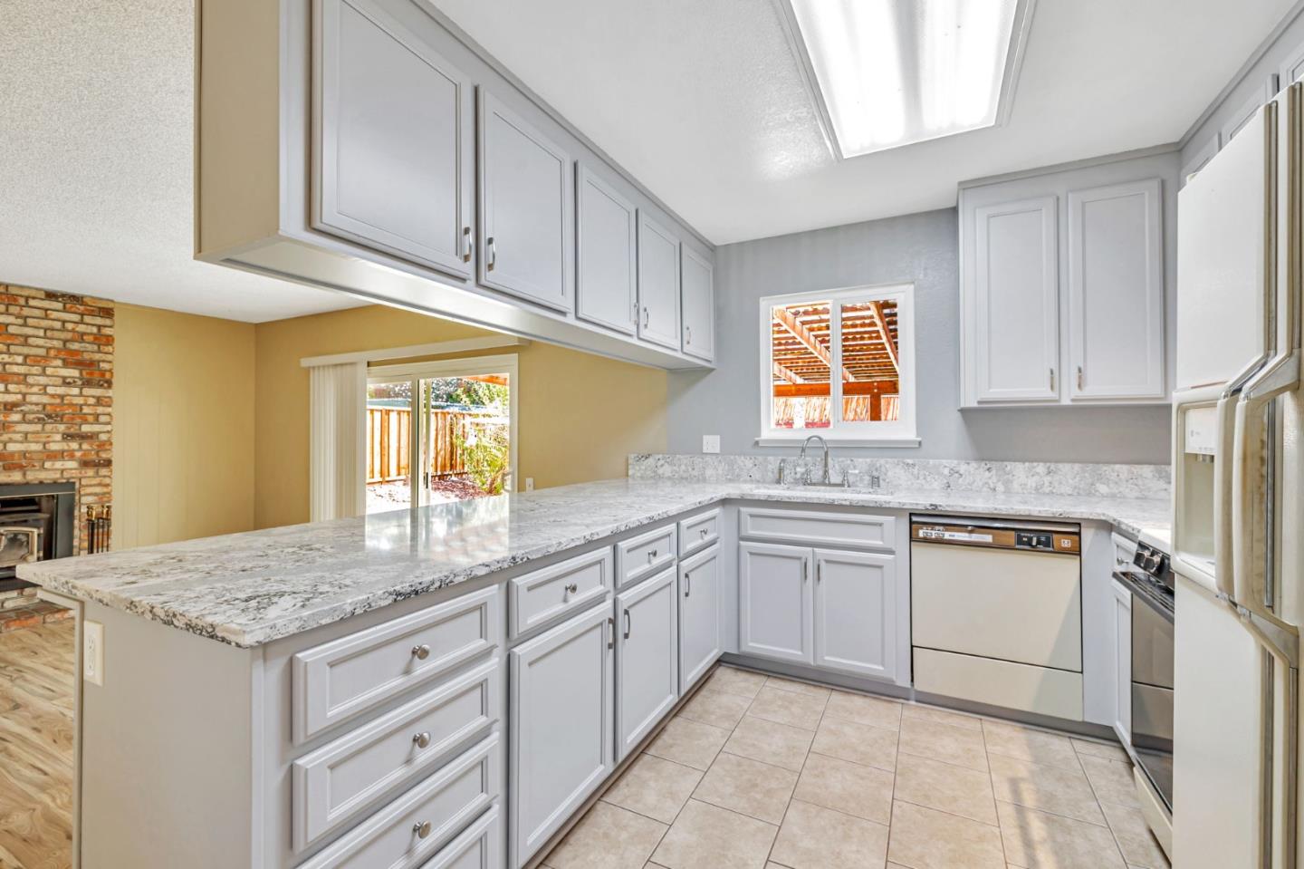 Detail Gallery Image 17 of 48 For 3910 Edenwood Dr, San Jose,  CA 95121 - 3 Beds | 2 Baths