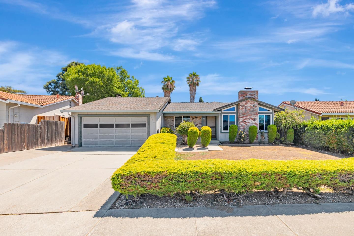 Detail Gallery Image 2 of 48 For 3910 Edenwood Dr, San Jose,  CA 95121 - 3 Beds | 2 Baths