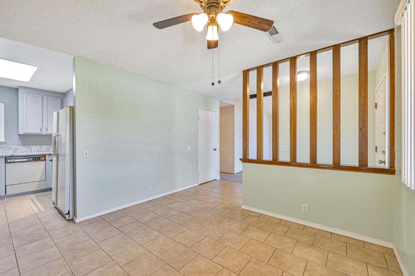 Detail Gallery Image 22 of 48 For 3910 Edenwood Dr, San Jose,  CA 95121 - 3 Beds | 2 Baths