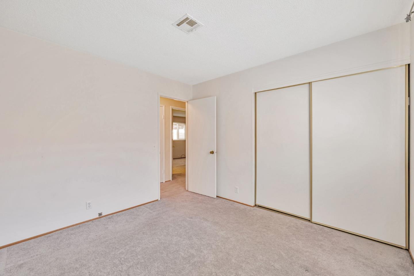 Detail Gallery Image 28 of 48 For 3910 Edenwood Dr, San Jose,  CA 95121 - 3 Beds | 2 Baths