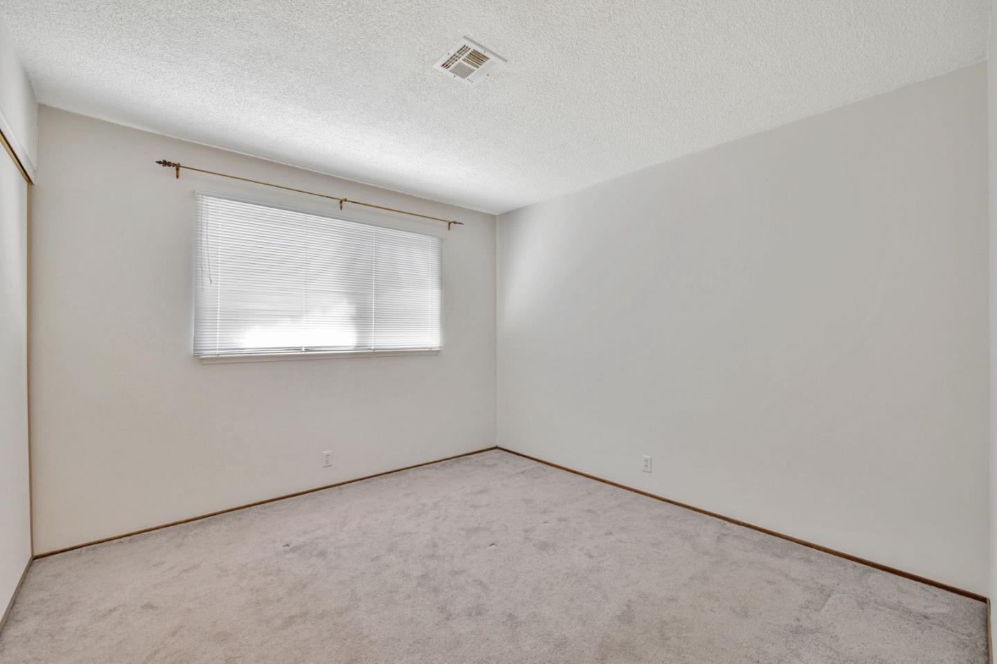 Detail Gallery Image 29 of 48 For 3910 Edenwood Dr, San Jose,  CA 95121 - 3 Beds | 2 Baths