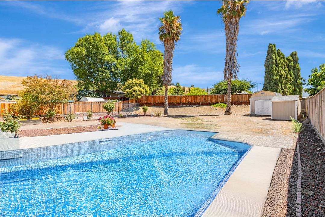 Detail Gallery Image 42 of 48 For 3910 Edenwood Dr, San Jose,  CA 95121 - 3 Beds | 2 Baths