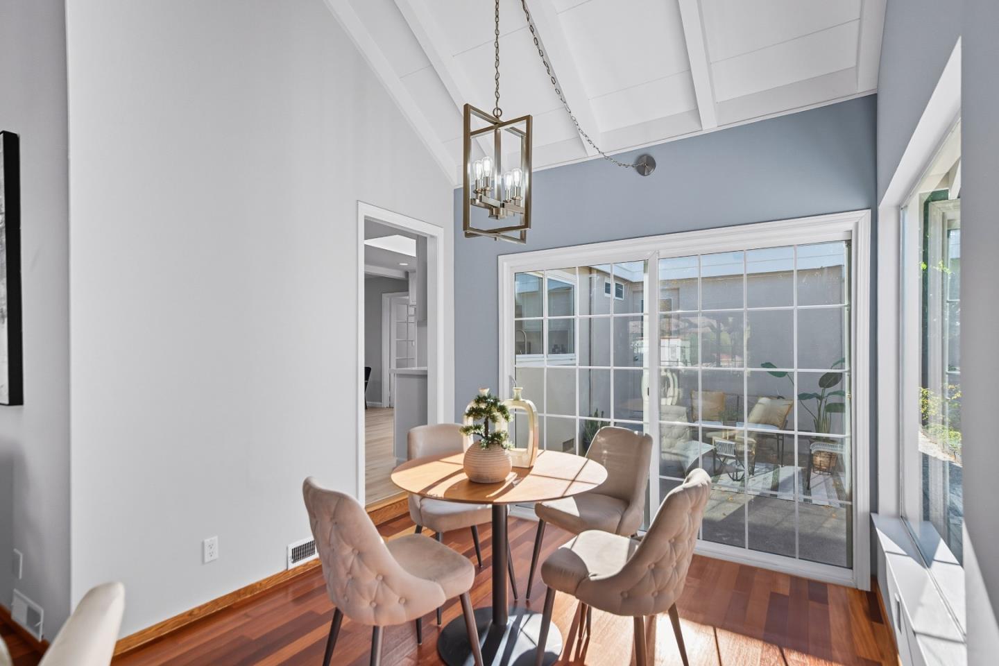 Detail Gallery Image 10 of 36 For 1353 Spoonbill Way, Sunnyvale,  CA 94087 - 4 Beds | 2 Baths