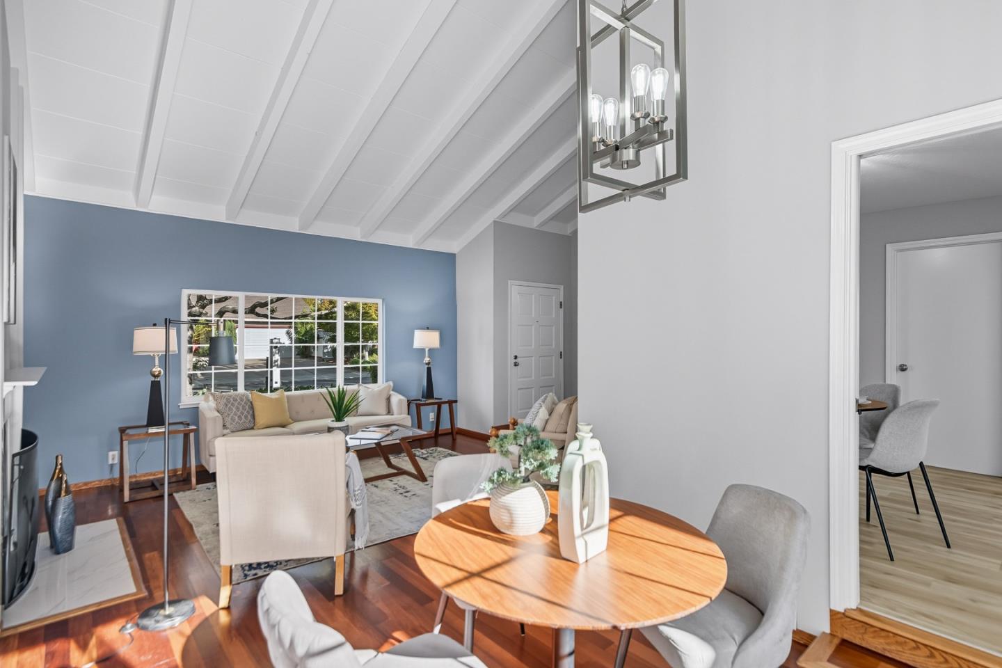 Detail Gallery Image 11 of 36 For 1353 Spoonbill Way, Sunnyvale,  CA 94087 - 4 Beds | 2 Baths