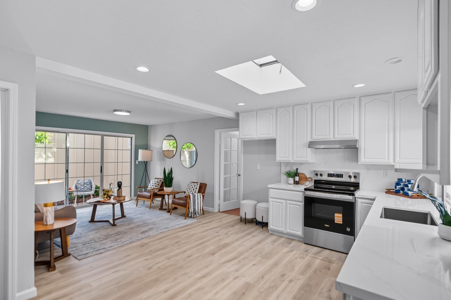 Detail Gallery Image 15 of 36 For 1353 Spoonbill Way, Sunnyvale,  CA 94087 - 4 Beds | 2 Baths