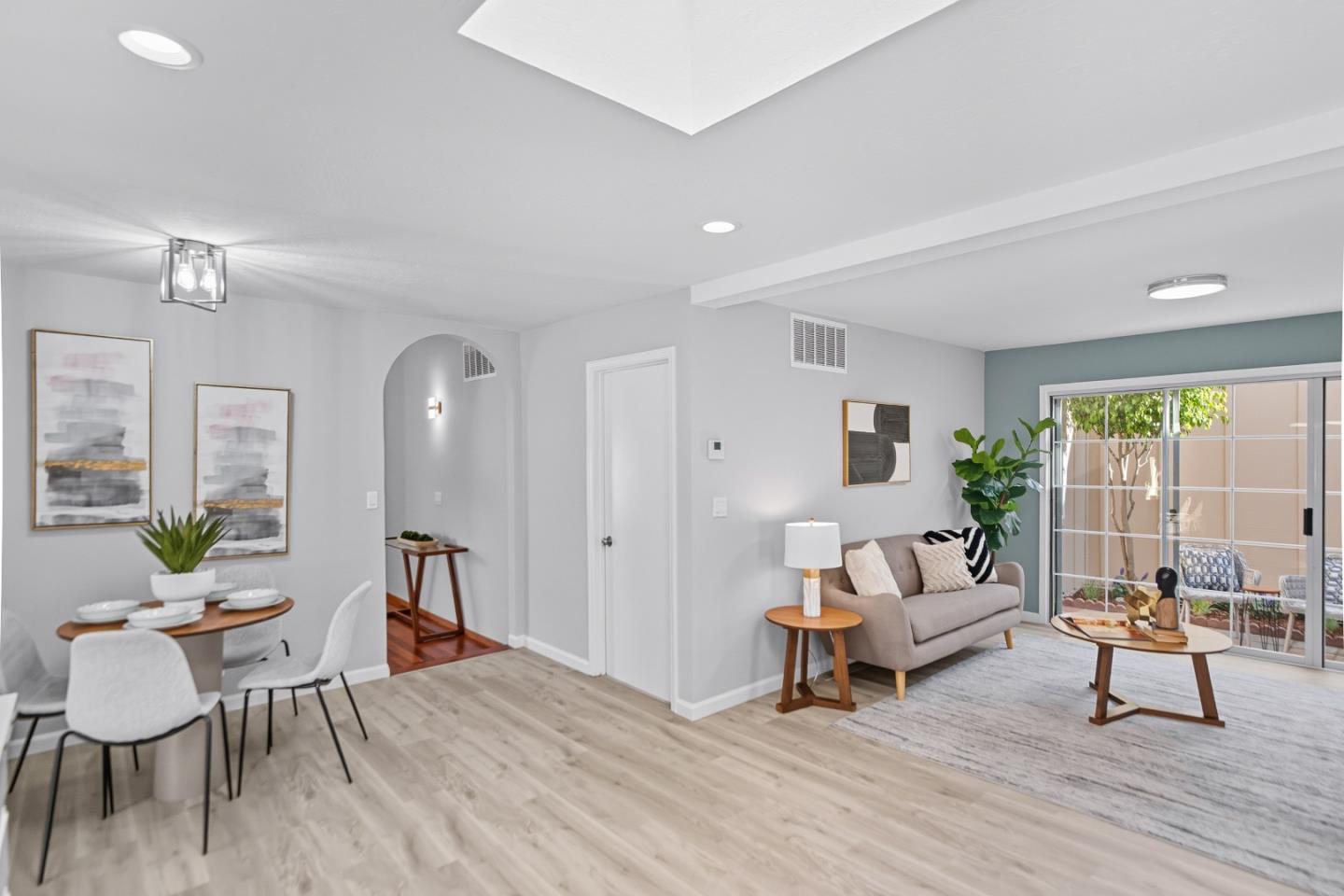 Detail Gallery Image 18 of 36 For 1353 Spoonbill Way, Sunnyvale,  CA 94087 - 4 Beds | 2 Baths