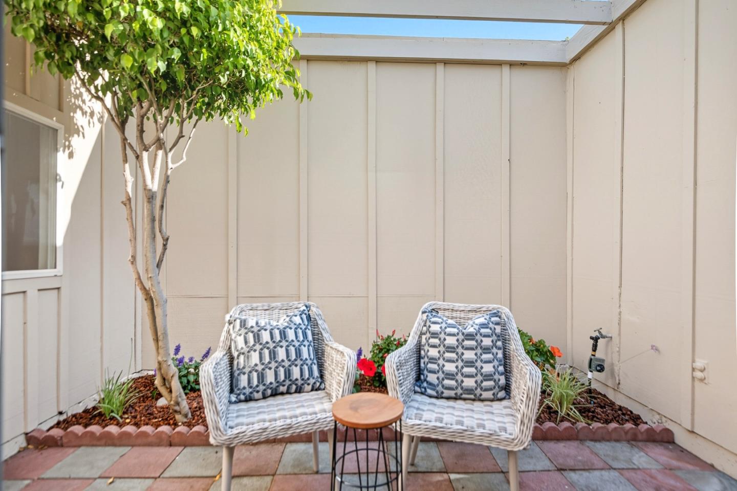 Detail Gallery Image 19 of 36 For 1353 Spoonbill Way, Sunnyvale,  CA 94087 - 4 Beds | 2 Baths