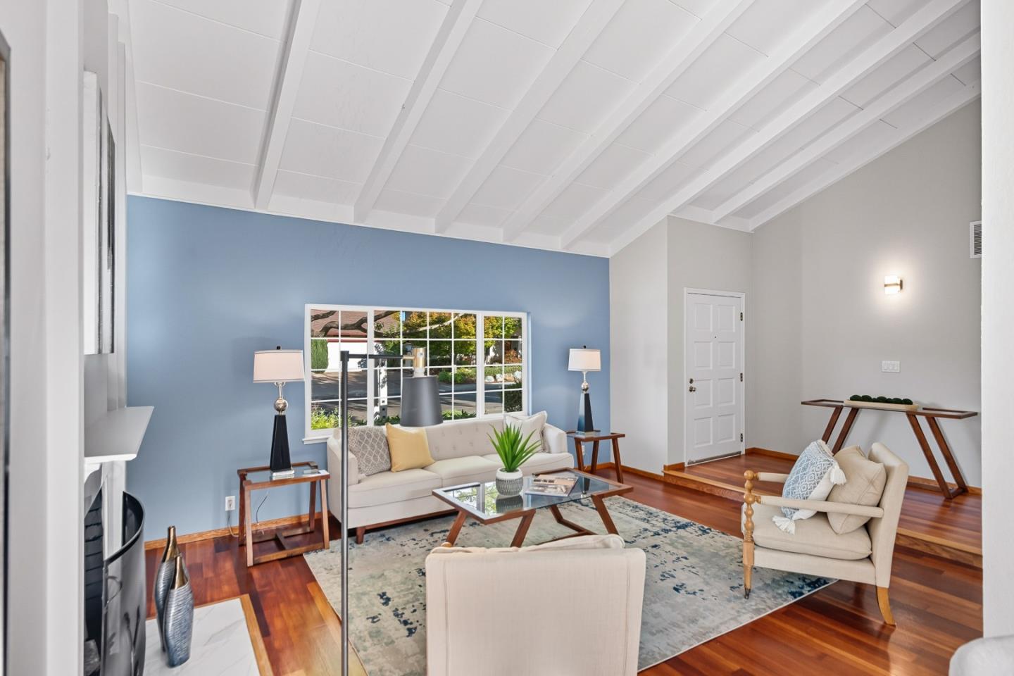 Detail Gallery Image 3 of 36 For 1353 Spoonbill Way, Sunnyvale,  CA 94087 - 4 Beds | 2 Baths