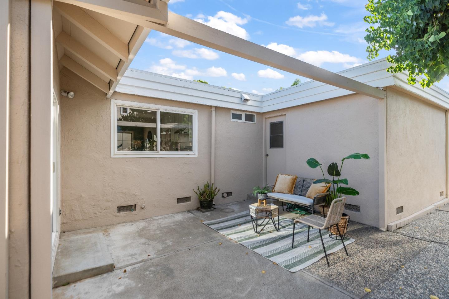 Detail Gallery Image 32 of 36 For 1353 Spoonbill Way, Sunnyvale,  CA 94087 - 4 Beds | 2 Baths