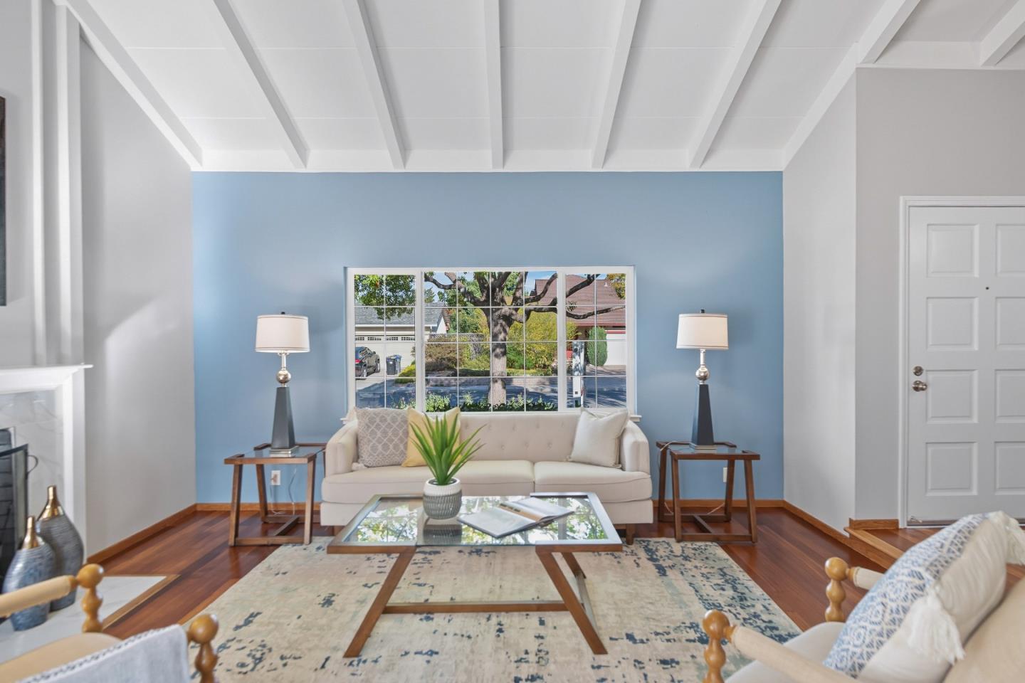 Detail Gallery Image 4 of 36 For 1353 Spoonbill Way, Sunnyvale,  CA 94087 - 4 Beds | 2 Baths