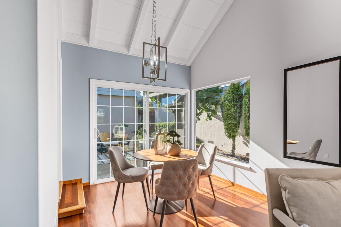 Detail Gallery Image 9 of 36 For 1353 Spoonbill Way, Sunnyvale,  CA 94087 - 4 Beds | 2 Baths