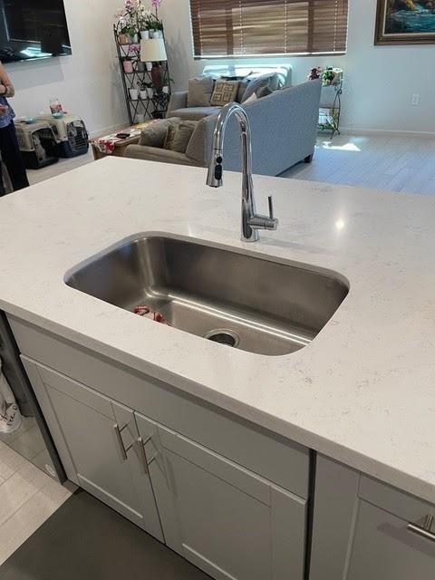 Detail Gallery Image 6 of 35 For 2001 Wildflower Dr, Hollister,  CA 95023 - 4 Beds | 2/1 Baths