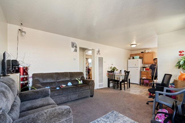 Detail Gallery Image 6 of 41 For 723-725 Kilbreth, Salinas,  CA 93905 - – Beds | – Baths
