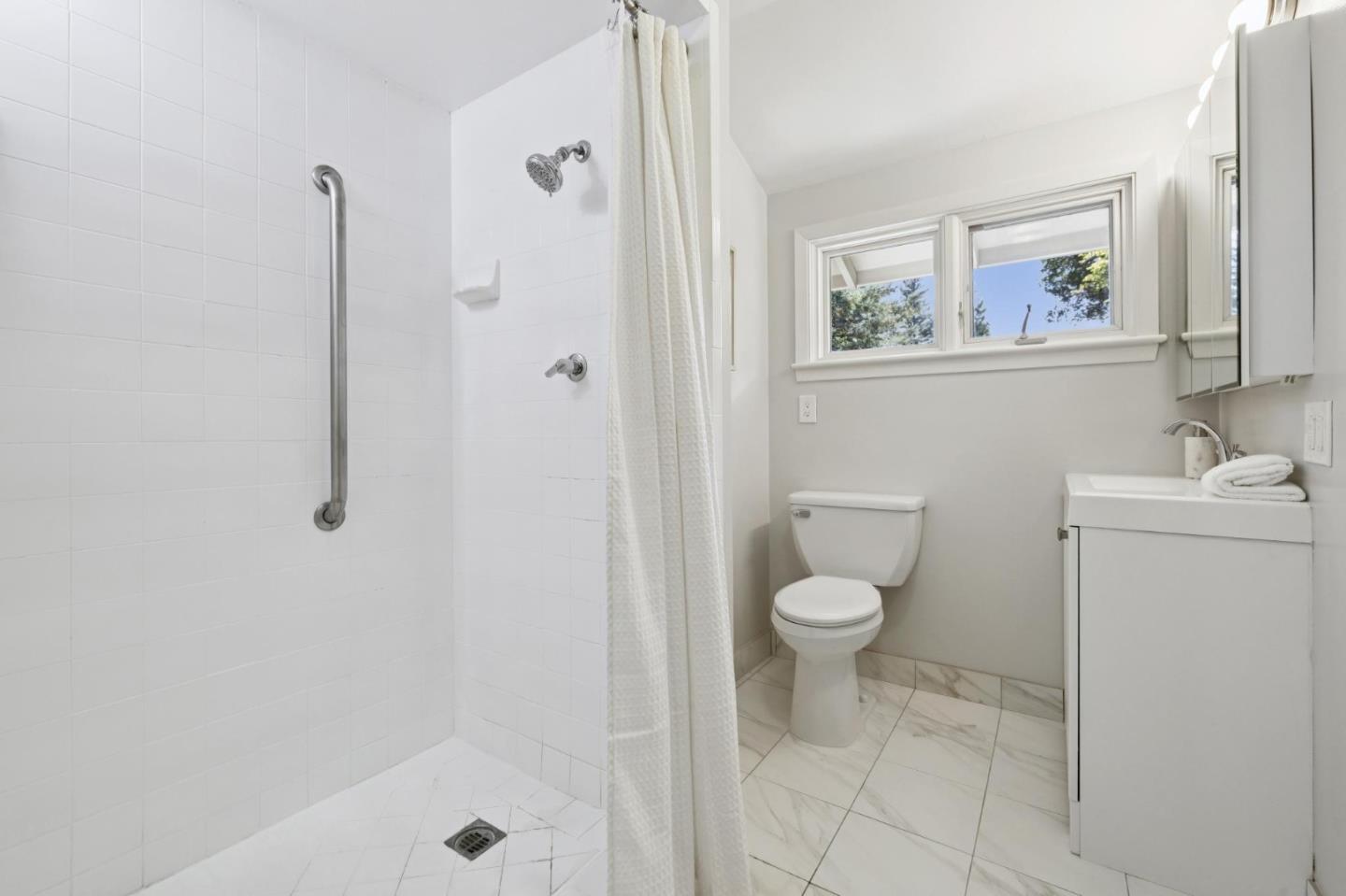 Detail Gallery Image 21 of 43 For 51 Toyon Rd, Atherton,  CA 94027 - 6 Beds | 3/2 Baths