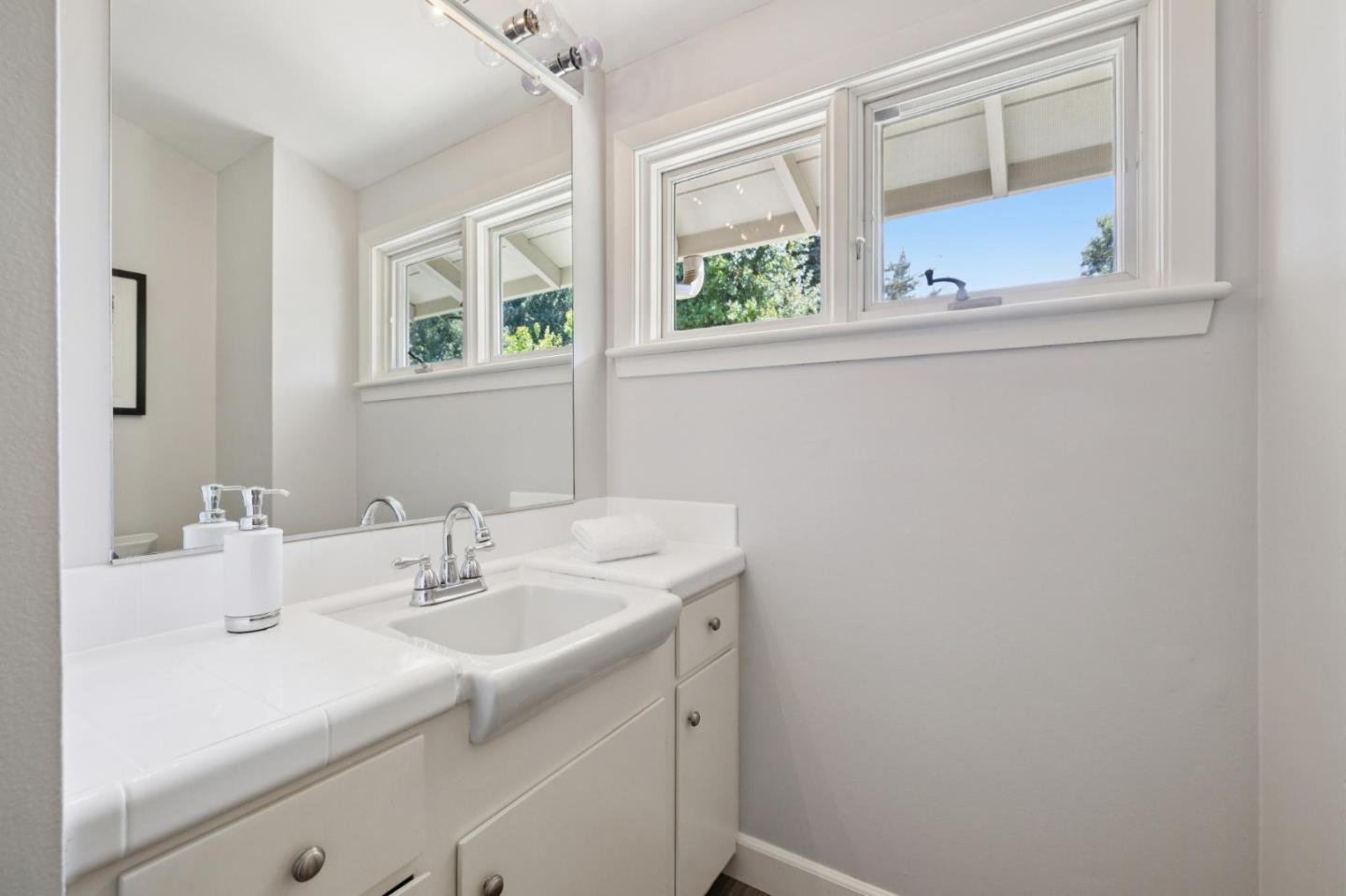 Detail Gallery Image 23 of 43 For 51 Toyon Rd, Atherton,  CA 94027 - 6 Beds | 3/2 Baths