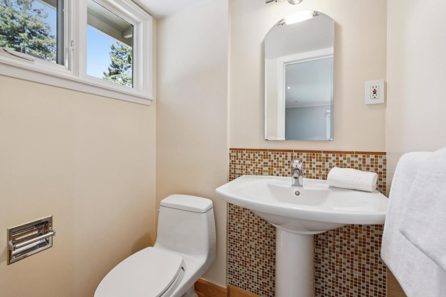 Detail Gallery Image 28 of 43 For 51 Toyon Rd, Atherton,  CA 94027 - 6 Beds | 3/2 Baths