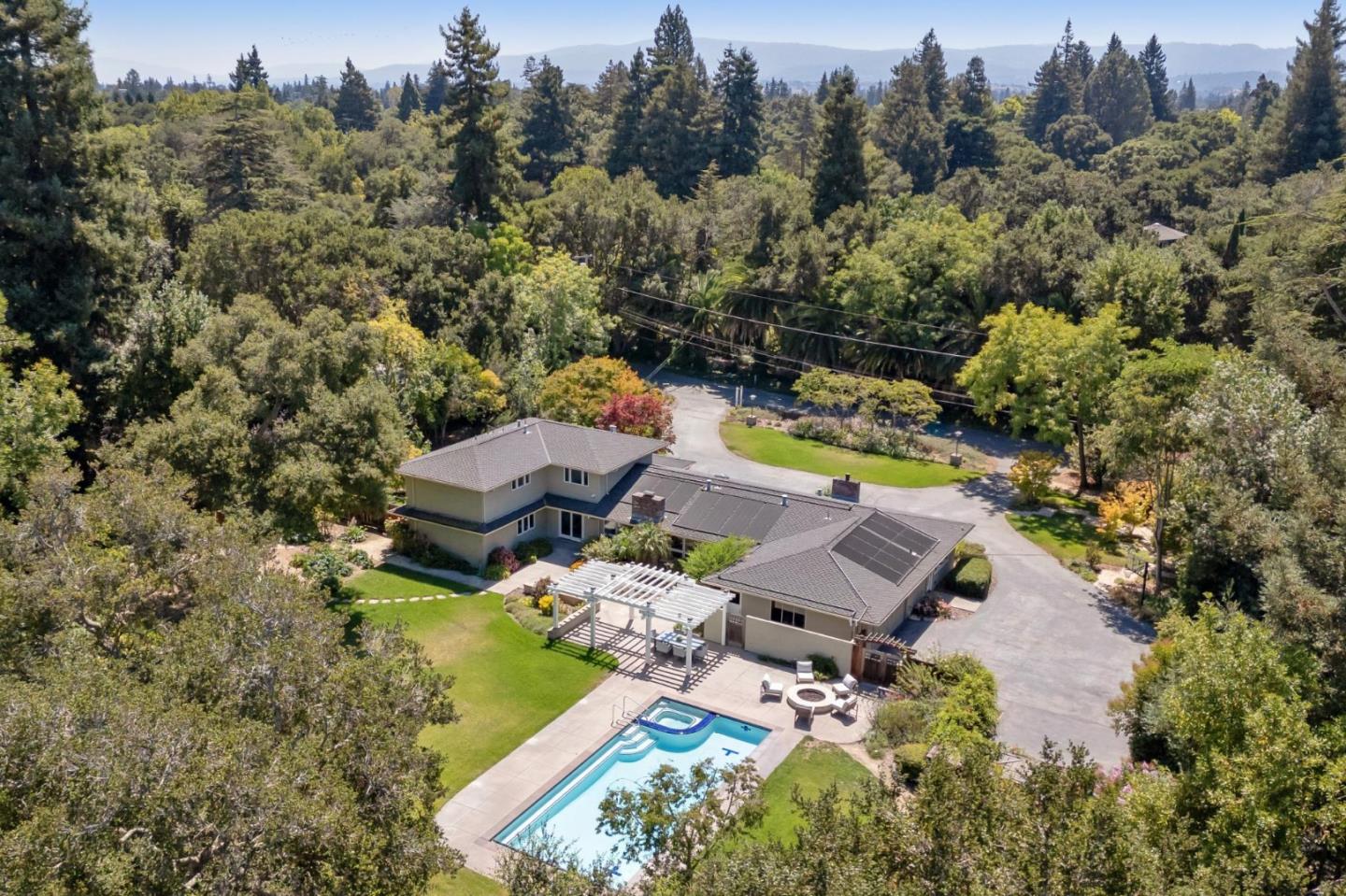Detail Gallery Image 3 of 43 For 51 Toyon Rd, Atherton,  CA 94027 - 6 Beds | 3/2 Baths