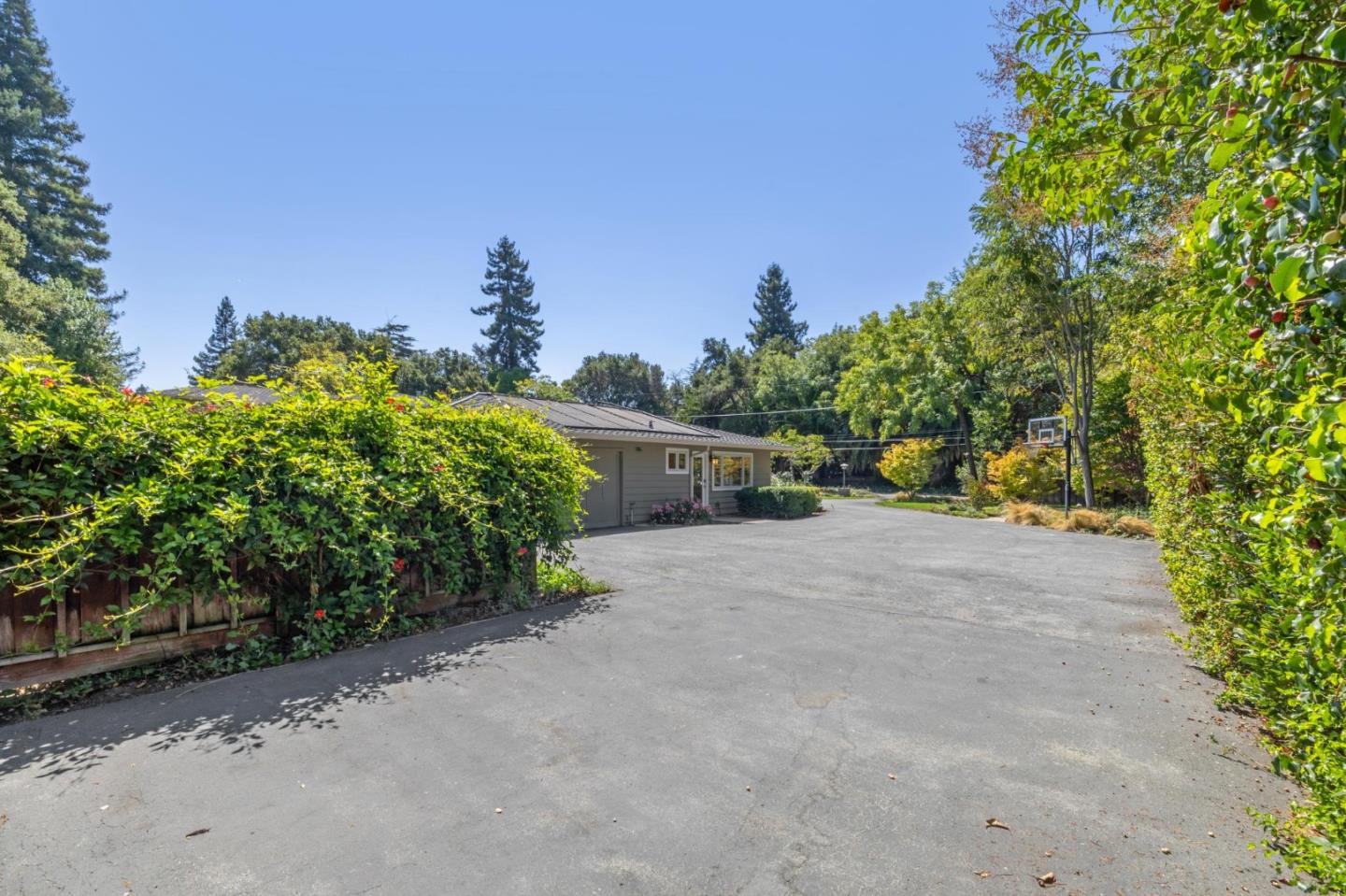 Detail Gallery Image 32 of 43 For 51 Toyon Rd, Atherton,  CA 94027 - 6 Beds | 3/2 Baths