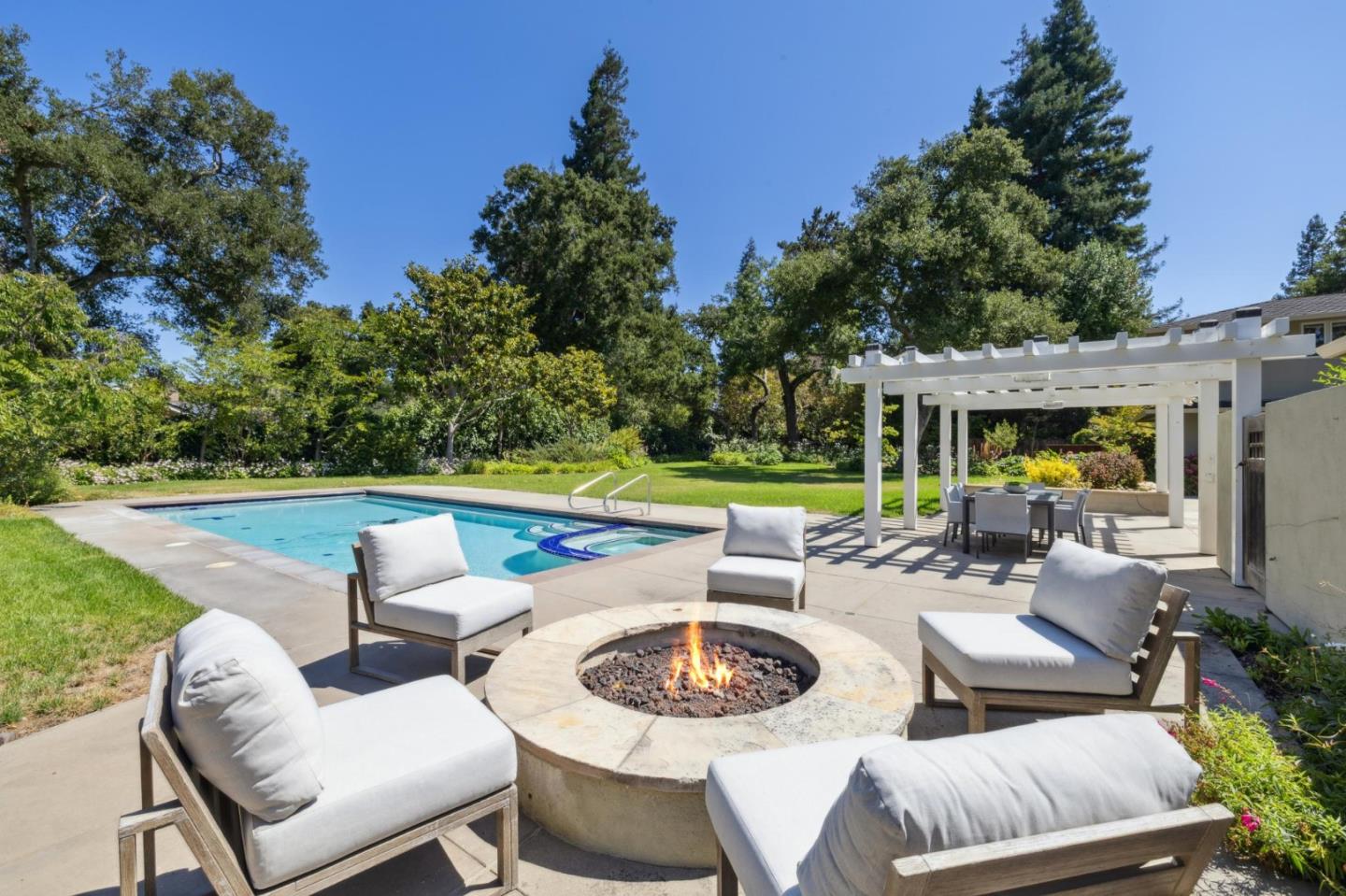 Detail Gallery Image 33 of 43 For 51 Toyon Rd, Atherton,  CA 94027 - 6 Beds | 3/2 Baths