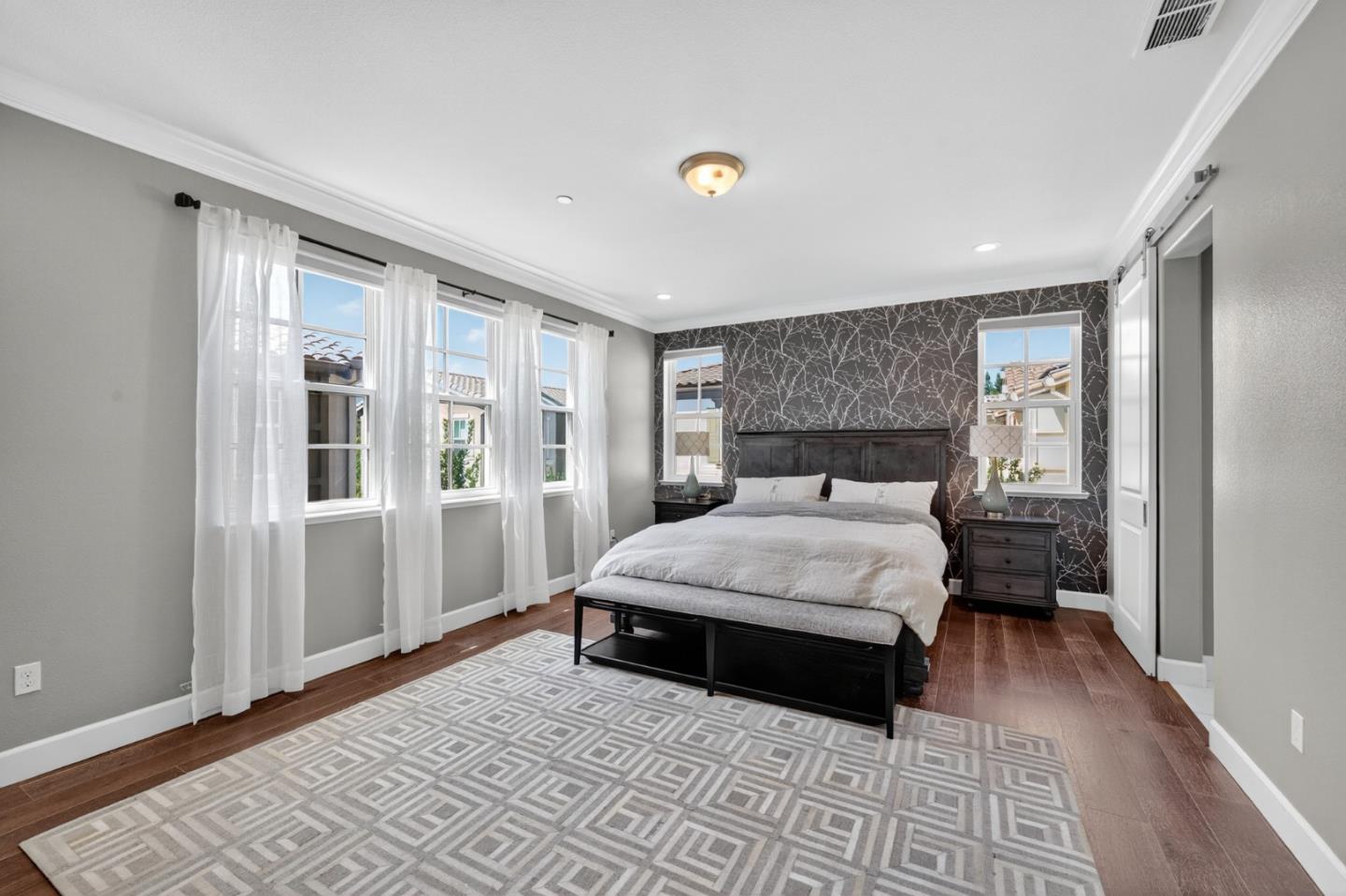 Detail Gallery Image 15 of 24 For 14145 Capri Dr, Los Gatos,  CA 95032 - 4 Beds | 3 Baths