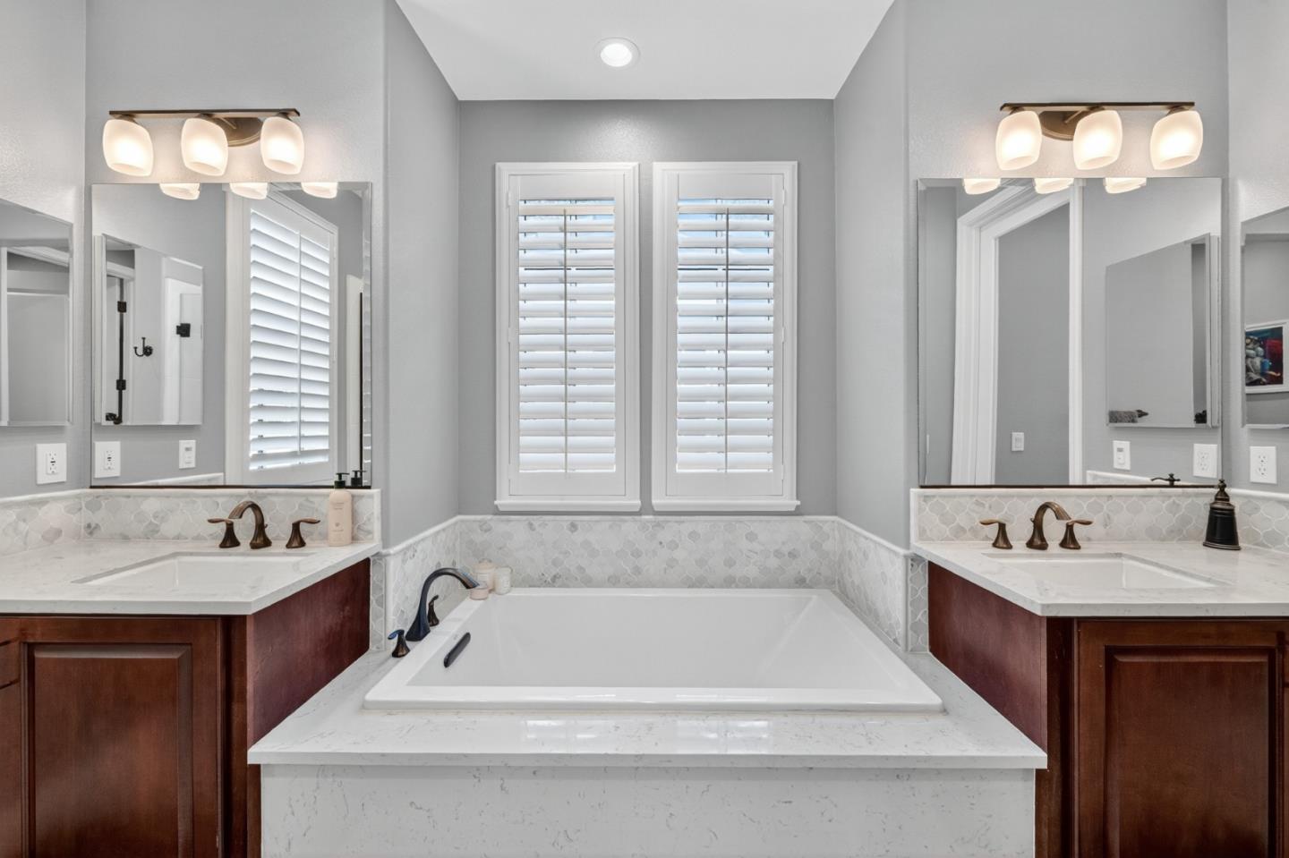 Detail Gallery Image 17 of 24 For 14145 Capri Dr, Los Gatos,  CA 95032 - 4 Beds | 3 Baths