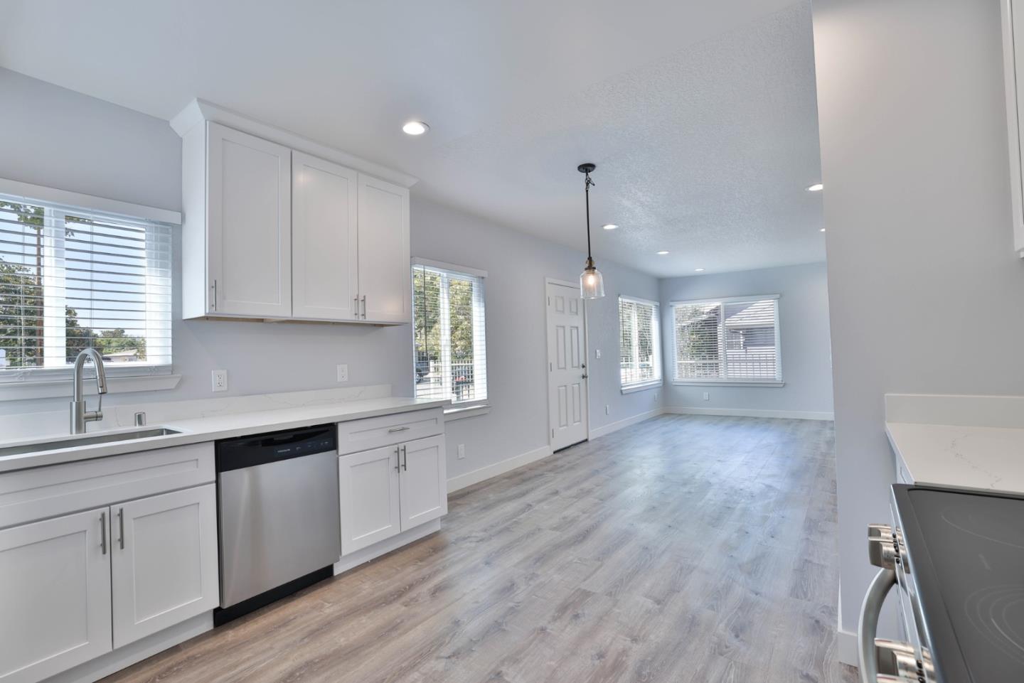 Detail Gallery Image 10 of 21 For 3519 Hoover St, Redwood City,  CA 94063 - – Beds | – Baths