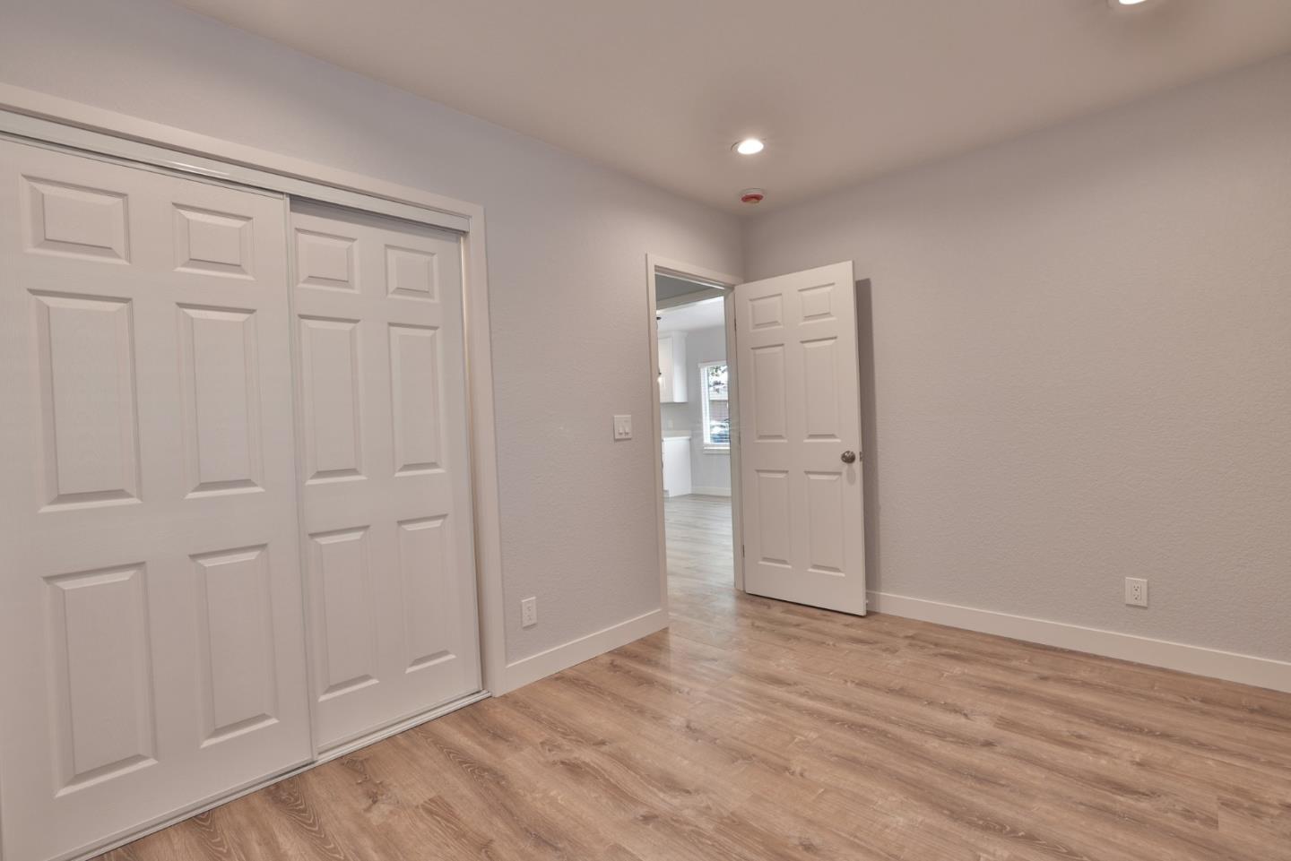 Detail Gallery Image 12 of 21 For 3519 Hoover St, Redwood City,  CA 94063 - – Beds | – Baths