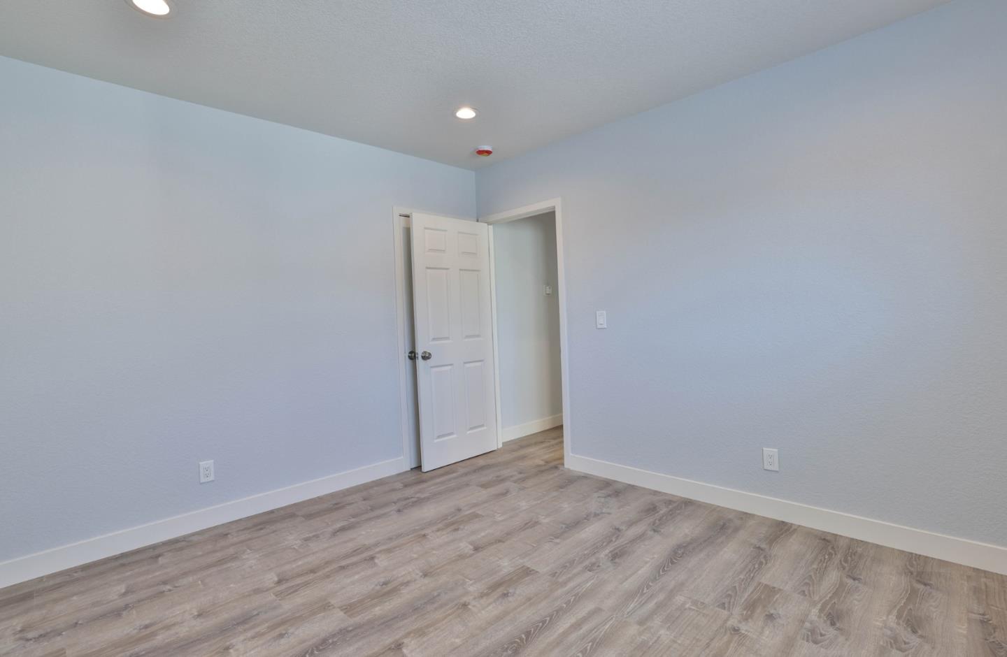 Detail Gallery Image 14 of 21 For 3519 Hoover St, Redwood City,  CA 94063 - – Beds | – Baths